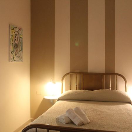 Donna Melina Bed and Breakfast Mileto Exteriör bild