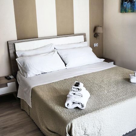 Donna Melina Bed and Breakfast Mileto Exteriör bild