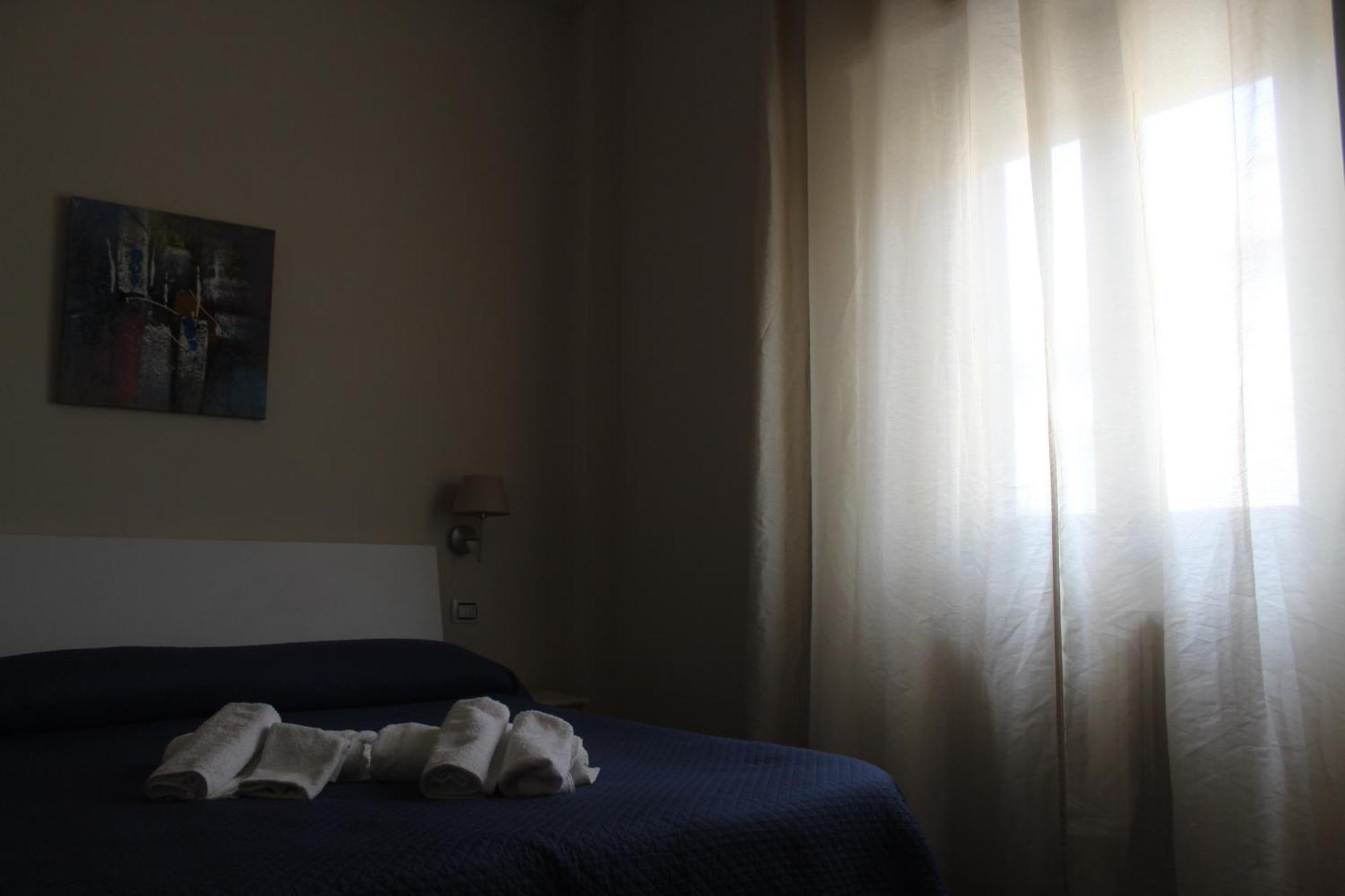 Donna Melina Bed and Breakfast Mileto Exteriör bild