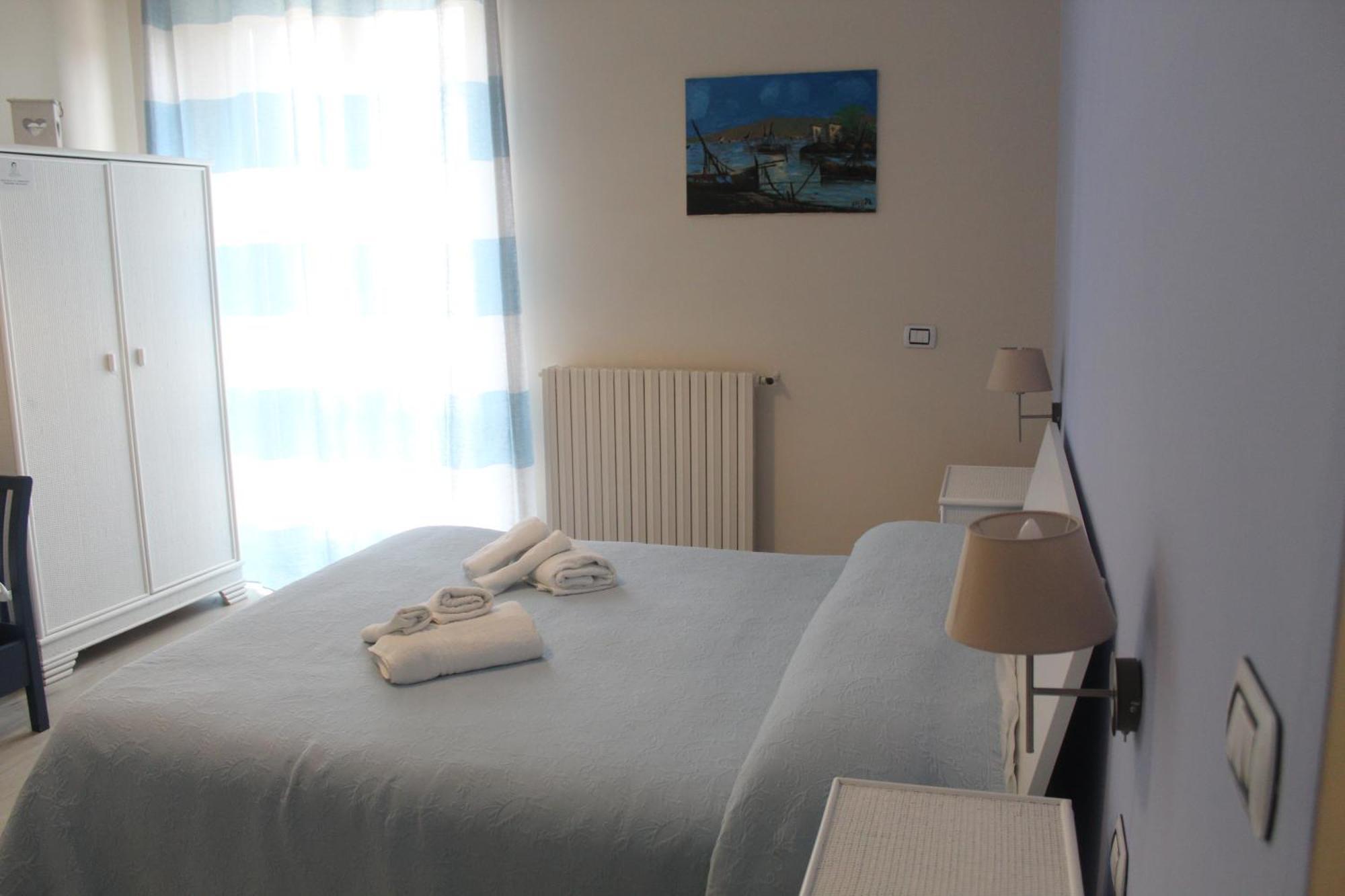 Donna Melina Bed and Breakfast Mileto Exteriör bild