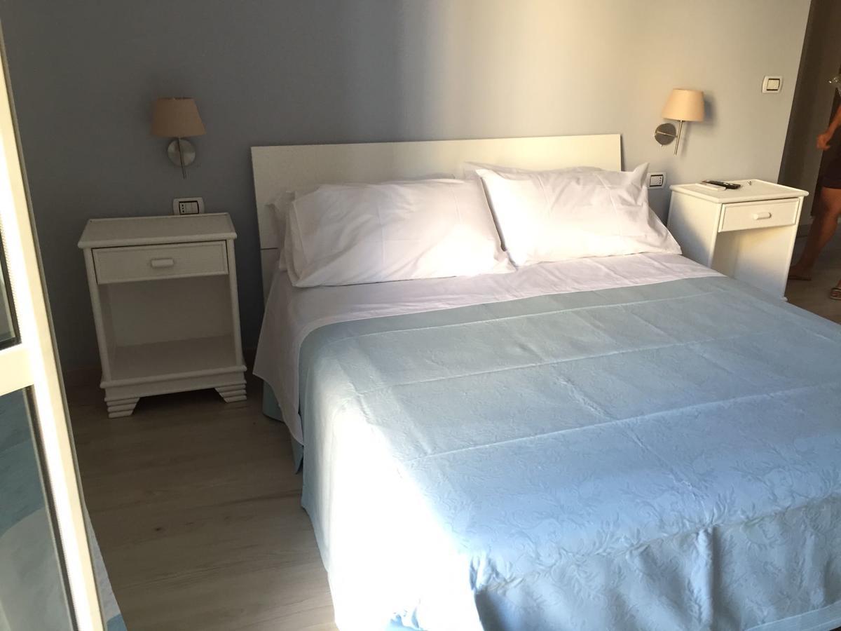 Donna Melina Bed and Breakfast Mileto Exteriör bild