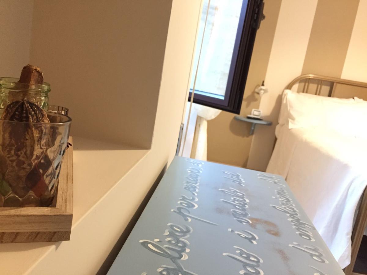 Donna Melina Bed and Breakfast Mileto Exteriör bild