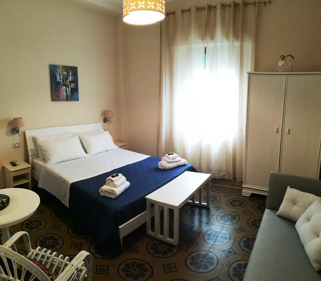 Donna Melina Bed and Breakfast Mileto Exteriör bild