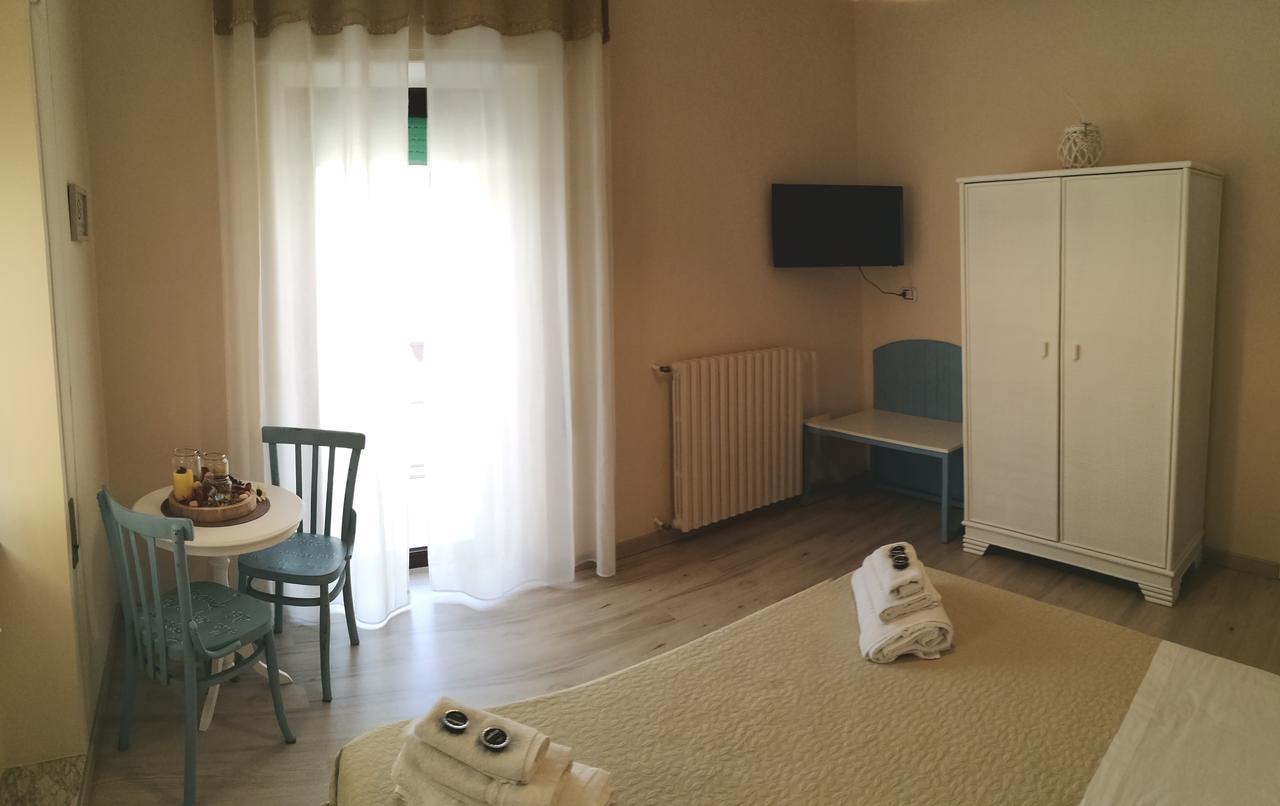 Donna Melina Bed and Breakfast Mileto Exteriör bild