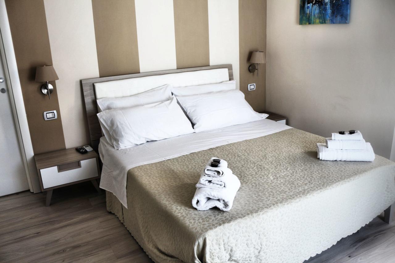 Donna Melina Bed and Breakfast Mileto Exteriör bild